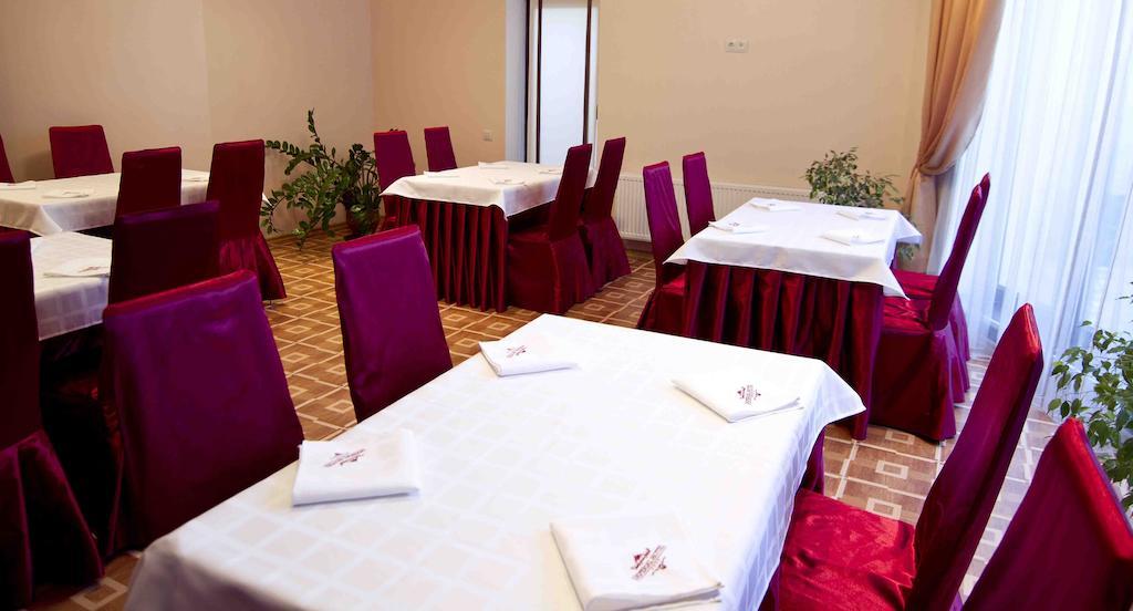 Imperial Hotel Кишинёв Экстерьер фото