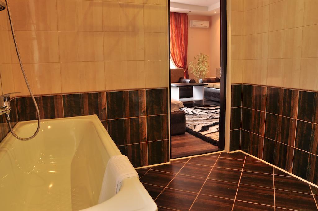 Imperial Hotel Кишинёв Экстерьер фото