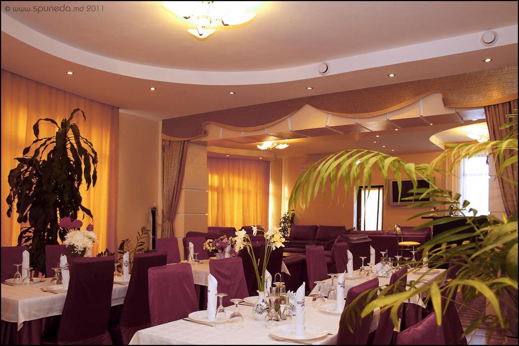 Imperial Hotel Кишинёв Экстерьер фото
